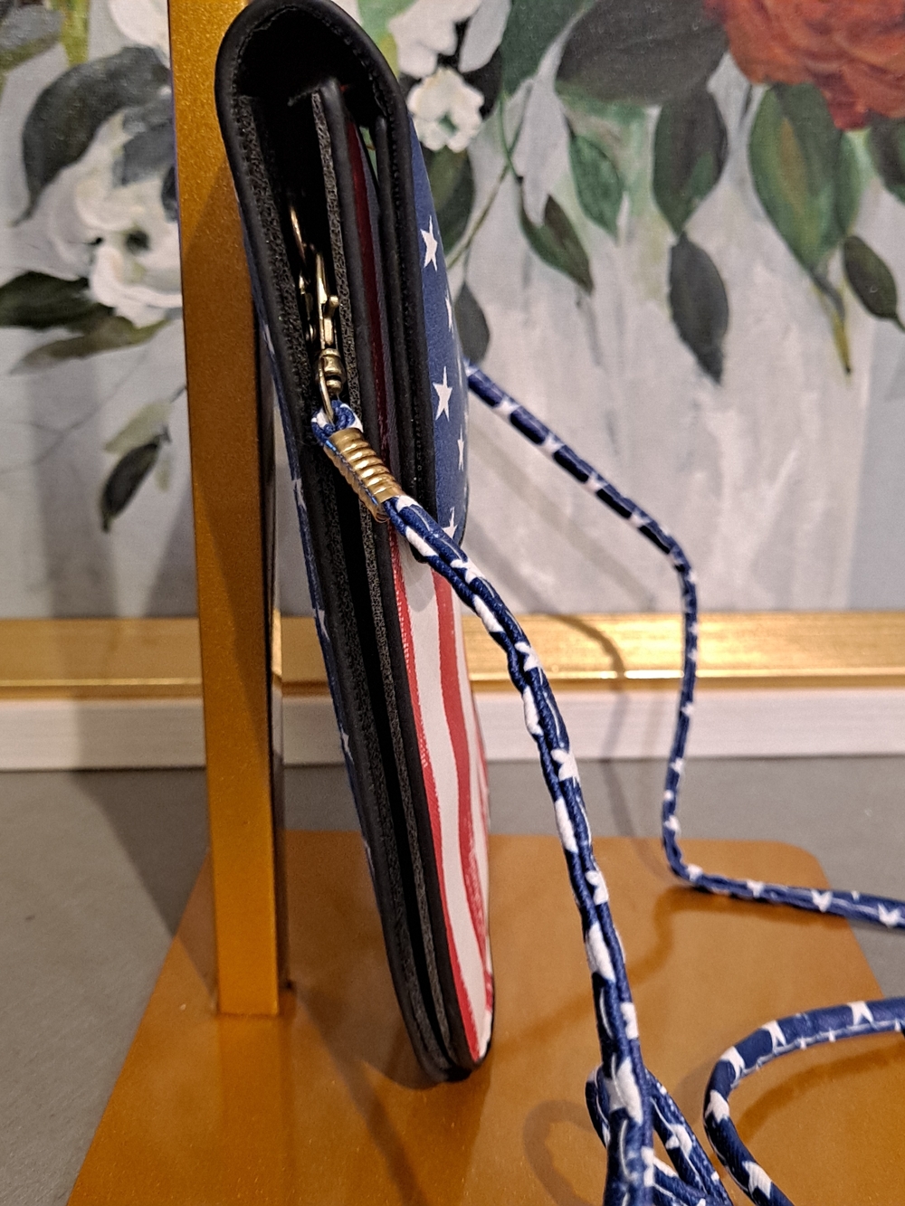 American Flag Stars & Stripes Crossbody Phone Pouch - Blue/Red/White - Picture 2 of 6